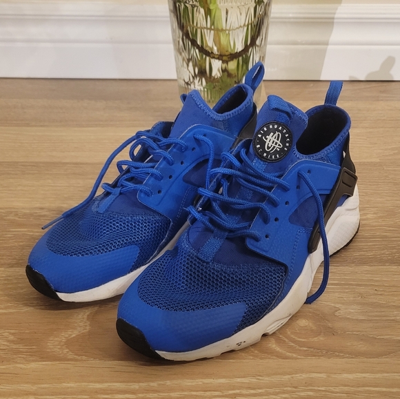 Nike Huracanache Blue Athletic Sneakers - Picture 5 of 10